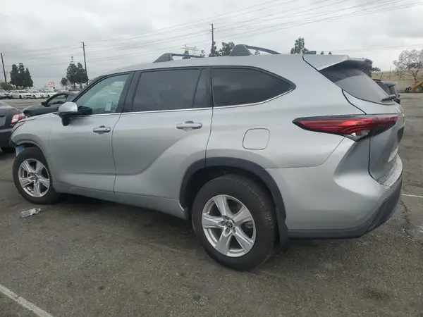 5TDZZRAH0NS094133 2022 TOYOTA HIGHLANDER - Image 2