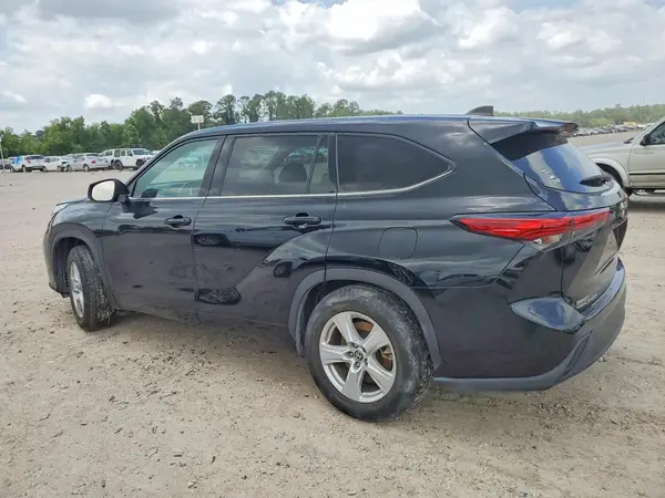 5TDZZRAH0NS102988 2022 TOYOTA HIGHLANDER - Image 2