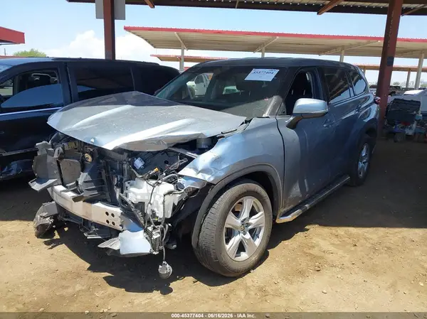 5TDZZRAH0NS113523 2022 TOYOTA HIGHLANDER - Image 2