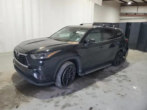 5TDZZRAH0NS122061 2022 TOYOTA HIGHLANDER - Image 1