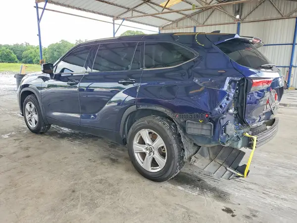 5TDZZRAH0NS545576 2022 TOYOTA HIGHLANDER - Image 2