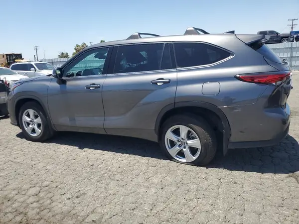 5TDZZRAH0NS559803 2022 TOYOTA HIGHLANDER - Image 2