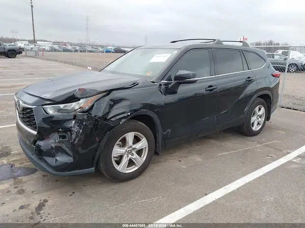 5TDZZRAH1LS029028 2020 TOYOTA HIGHLANDER - Image 2