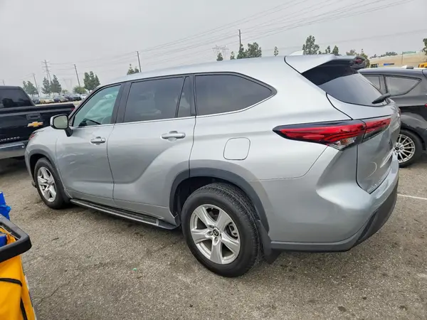 5TDZZRAH1MS040189 2021 TOYOTA HIGHLANDER - Image 2
