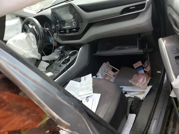 5TDZZRAH1MS070468 2021 TOYOTA HIGHLANDER - Image 8