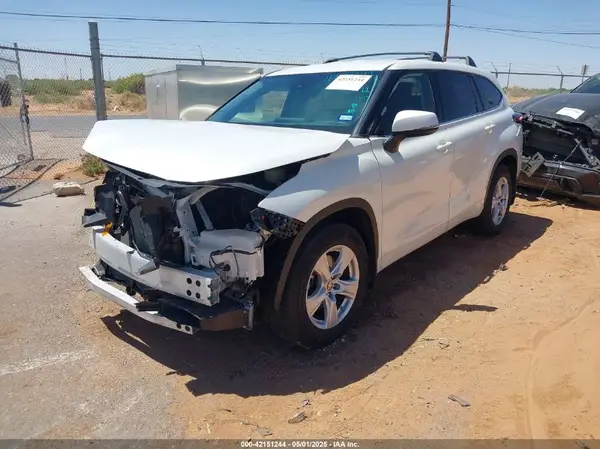 5TDZZRAH1MS071300 2021 TOYOTA HIGHLANDER - Image 2