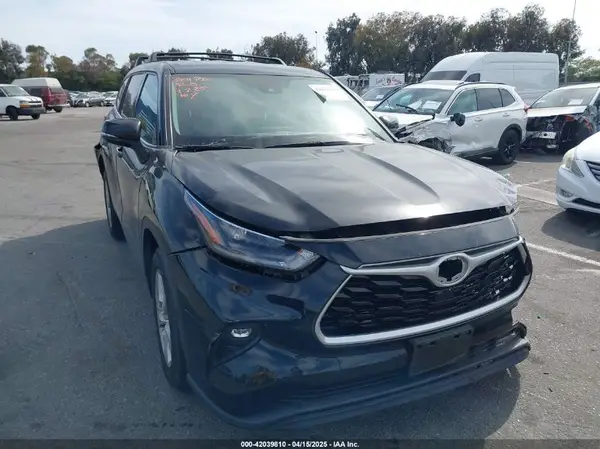 5TDZZRAH1MS519762 2021 TOYOTA HIGHLANDER - Image 1