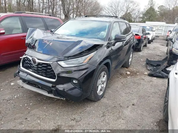 5TDZZRAH1NS111117 2022 TOYOTA HIGHLANDER - Image 2
