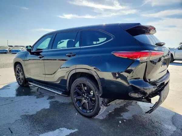 5TDZZRAH1NS133571 2022 TOYOTA HIGHLANDER - Image 2