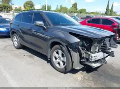 5TDZZRAH1NS136793 2022 TOYOTA HIGHLANDER