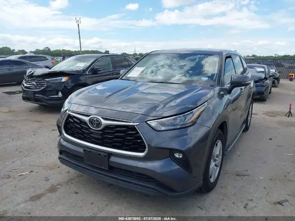 5TDZZRAH2LS019205 2020 TOYOTA HIGHLANDER - Image 2