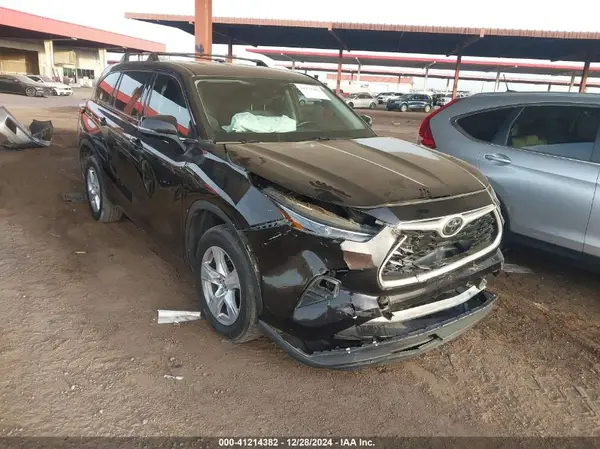 5TDZZRAH2MS032957 2021 TOYOTA HIGHLANDER - Image 1