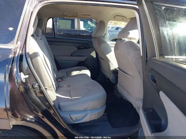 5TDZZRAH2MS051105 2021 TOYOTA HIGHLANDER - Image 8