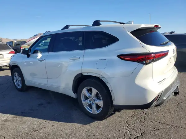 5TDZZRAH2MS519236 2021 TOYOTA HIGHLANDER - Image 2
