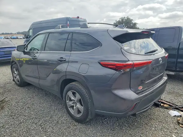 5TDZZRAH2MS525778 2021 TOYOTA HIGHLANDER - Image 2