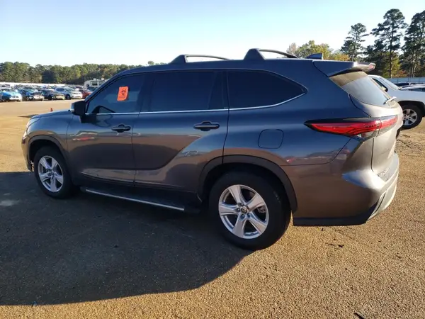 5TDZZRAH2MS530978 2021 TOYOTA HIGHLANDER - Image 2