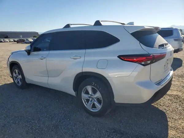 5TDZZRAH2MS532777 2021 TOYOTA HIGHLANDER - Image 2