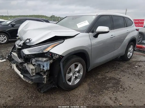 5TDZZRAH2NS106234 2022 TOYOTA HIGHLANDER - Image 2