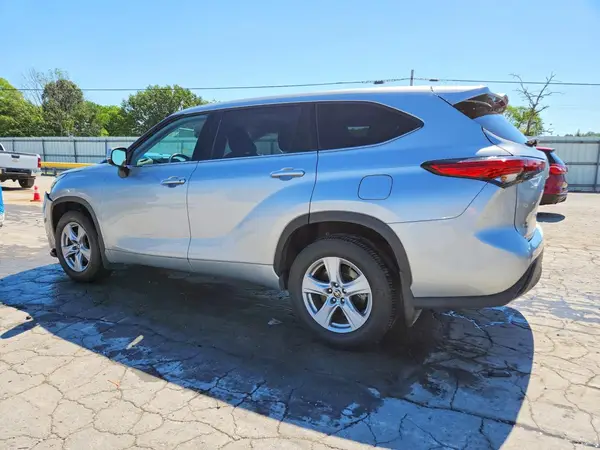 5TDZZRAH2NS113801 2022 TOYOTA HIGHLANDER - Image 2
