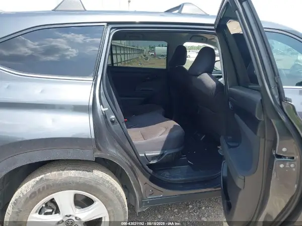 5TDZZRAH2NS136480 2022 TOYOTA HIGHLANDER - Image 8