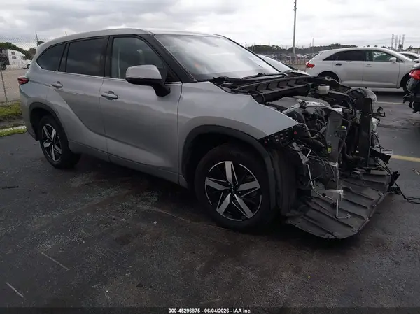 5TDZZRAH2NS139606 2022 TOYOTA HIGHLANDER - Image 1