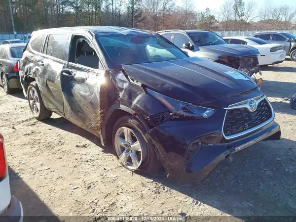 5TDZZRAH2NS142568 2022 TOYOTA HIGHLANDER - Image 1