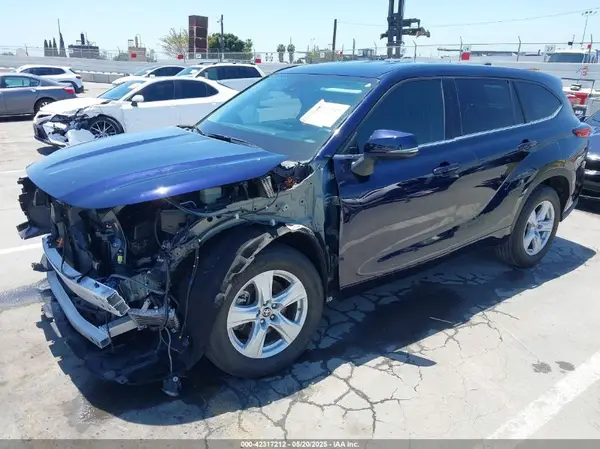 5TDZZRAH2NS550598 2022 TOYOTA HIGHLANDER - Image 2