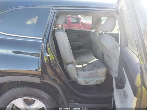 5TDZZRAH3MS524493 2021 TOYOTA HIGHLANDER - Image 8