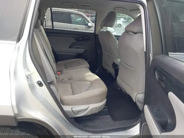 5TDZZRAH3MS529368 2021 TOYOTA HIGHLANDER - Image 8