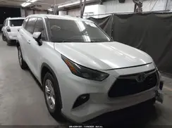 5TDZZRAH3NS103939 2022 TOYOTA HIGHLANDER