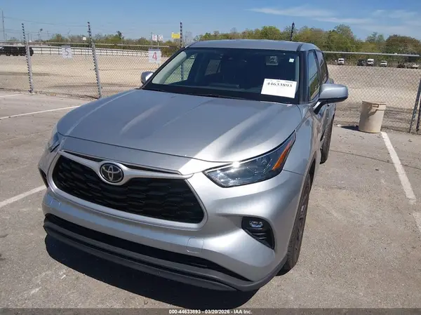 5TDZZRAH3NS110714 2022 TOYOTA HIGHLANDER - Image 2