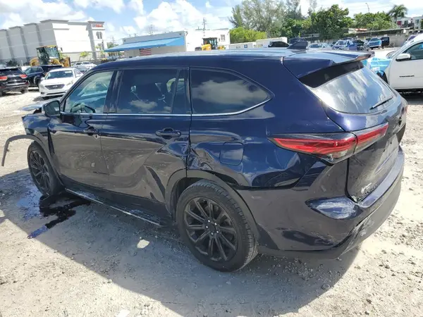 5TDZZRAH3NS133586 2022 TOYOTA HIGHLANDER - Image 2