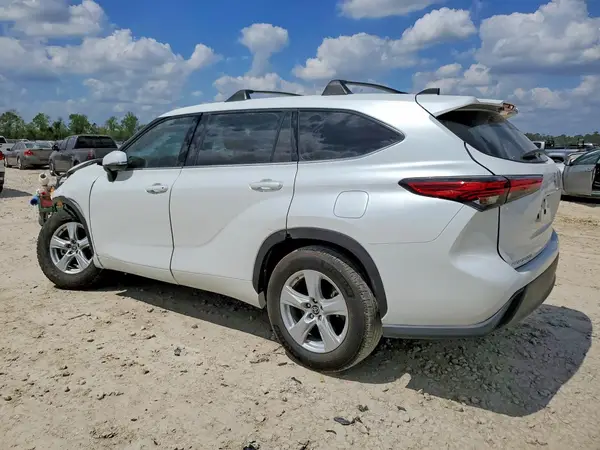 5TDZZRAH3NS541781 2022 TOYOTA HIGHLANDER - Image 2