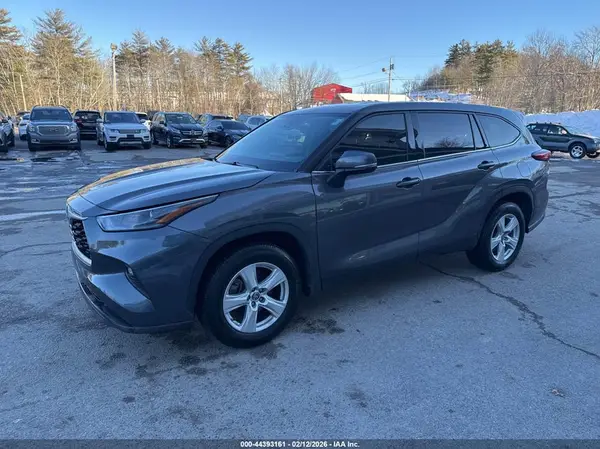 5TDZZRAH3NS543790 2022 TOYOTA HIGHLANDER - Image 2