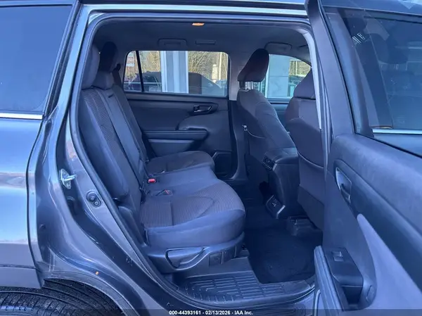 5TDZZRAH3NS543790 2022 TOYOTA HIGHLANDER - Image 8