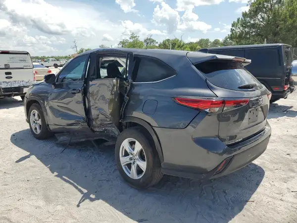 5TDZZRAH3NS558015 2022 TOYOTA HIGHLANDER - Image 2
