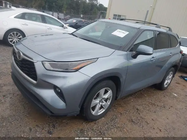 5TDZZRAH4MS041935 2021 TOYOTA HIGHLANDER - Image 2