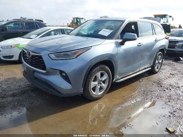 5TDZZRAH4MS061926 2021 TOYOTA HIGHLANDER - Image 2