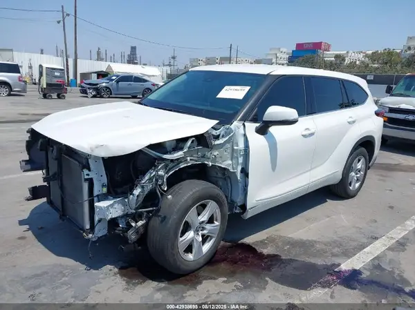 5TDZZRAH4MS075146 2021 TOYOTA HIGHLANDER - Image 2
