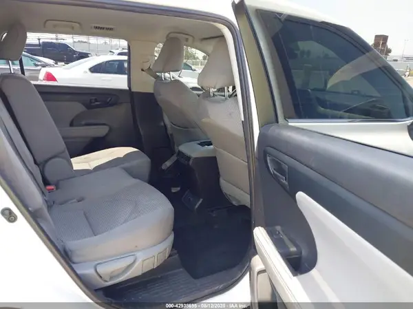 5TDZZRAH4MS075146 2021 TOYOTA HIGHLANDER - Image 8