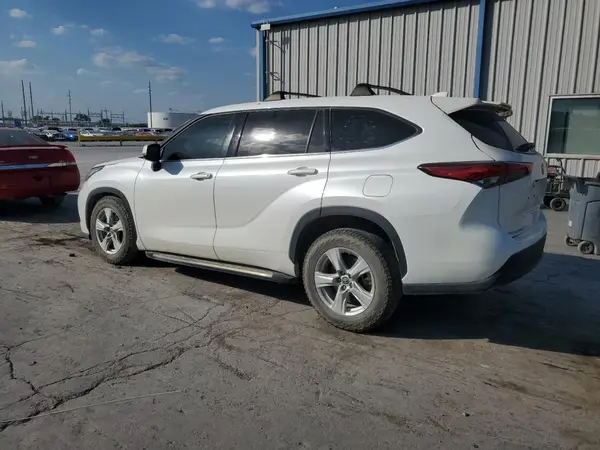 5TDZZRAH4MS079097 2021 TOYOTA HIGHLANDER - Image 2