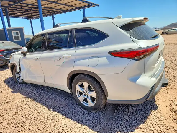 5TDZZRAH4MS528374 2021 TOYOTA HIGHLANDER - Image 2