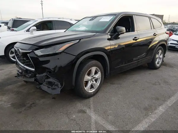 5TDZZRAH4NS092076 2022 TOYOTA HIGHLANDER - Image 2