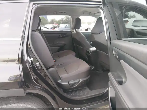5TDZZRAH4NS092076 2022 TOYOTA HIGHLANDER - Image 8
