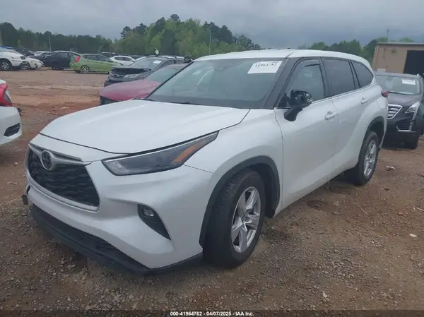 5TDZZRAH4NS104484 2022 TOYOTA HIGHLANDER - Image 2