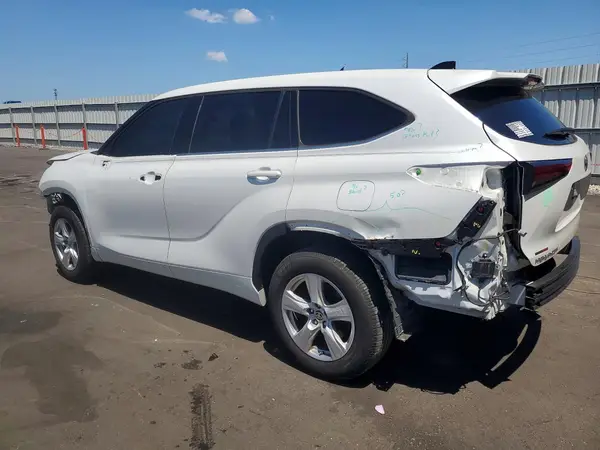 5TDZZRAH4NS540848 2022 TOYOTA HIGHLANDER - Image 2