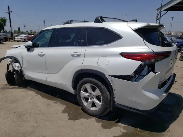 5TDZZRAH4NS541580 2022 TOYOTA HIGHLANDER - Image 2