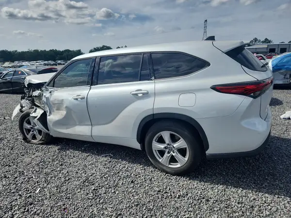 5TDZZRAH4NS542129 2022 TOYOTA HIGHLANDER - Image 2