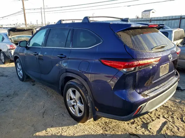 5TDZZRAH4NS543944 2022 TOYOTA HIGHLANDER - Image 2