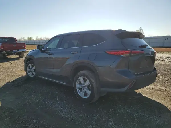 5TDZZRAH4NS555639 2022 TOYOTA HIGHLANDER - Image 2